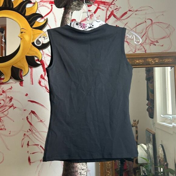 Black Tooth Tank Top with Floral Collar - Picture 7 of 10